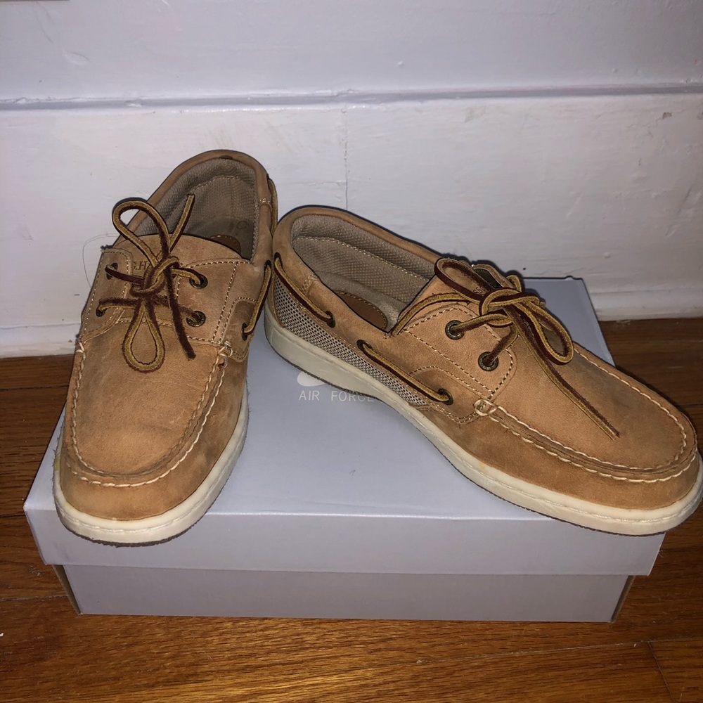 G.H. Bass & Co tan sailer shoes (never worn) - 6.5